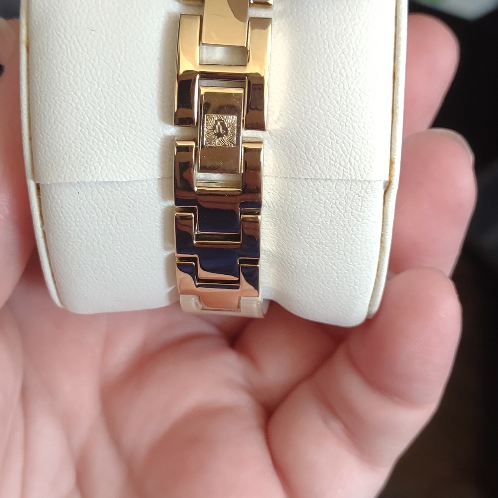 Women's watch - Picture 2 of 3